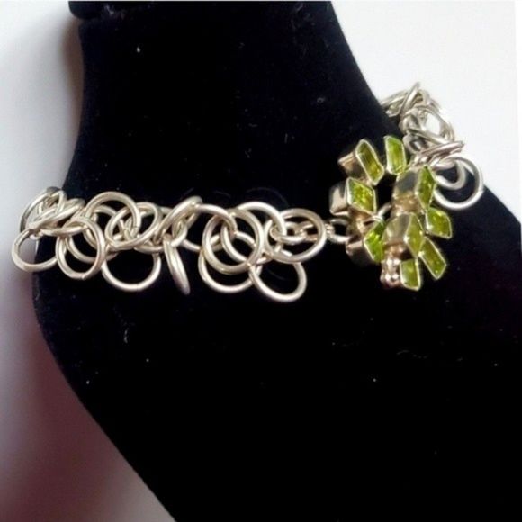 Chainmaille Multi Loop Peridot Green Crystals Circle Toggle Bracelet 8" - Picture 6 of 10